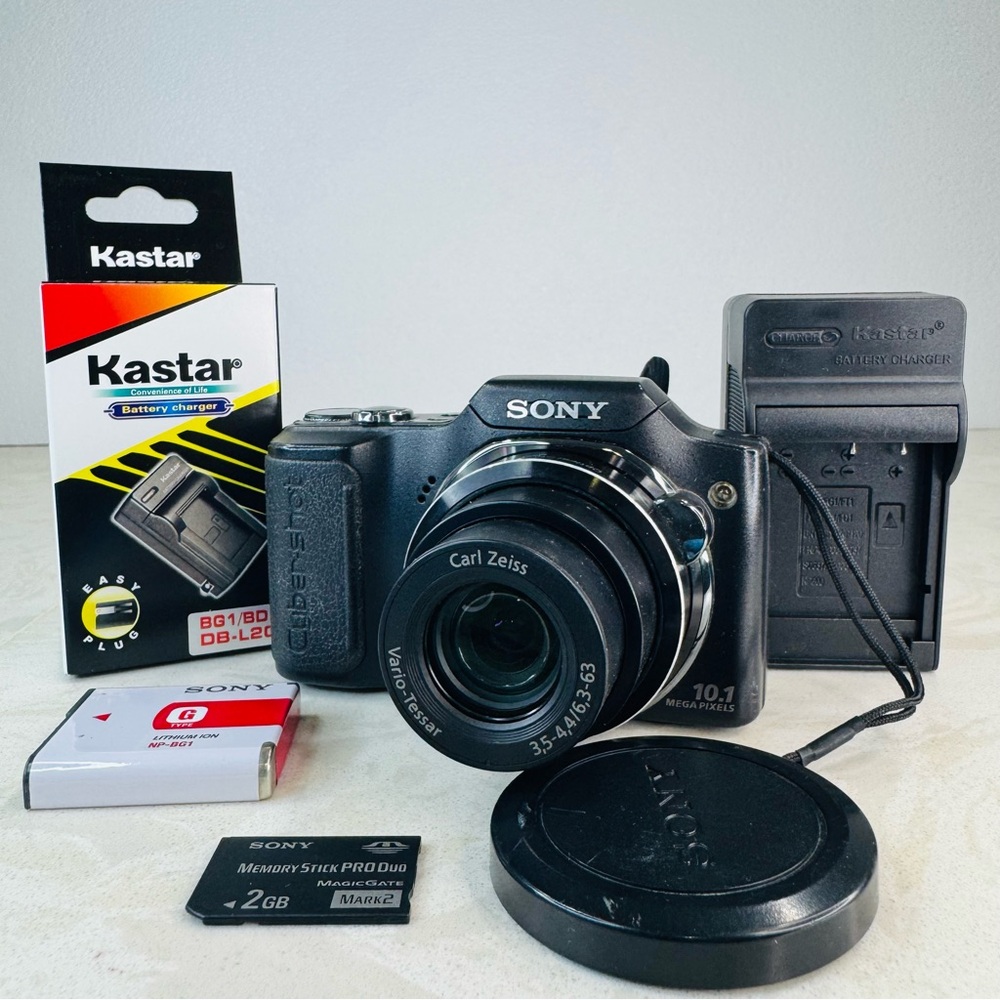 Sony Cyber-shot DSC-H20 Digital Camera 10.1 MP 10x Zoom - Bundle - Tested Works